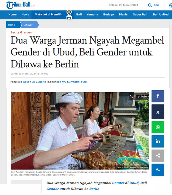 Gert Anklam und Beate Gatscha spielen das Gender Wayang auf Bali